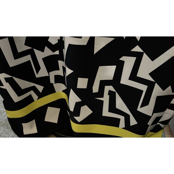 Madison Leigh Women’s Dress Black White Abstract With Yellow Stripe Bottom Sz-10 - Picture 3 of 7